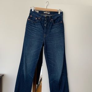 Levi’s Ribcage Straight Jean - Size 27